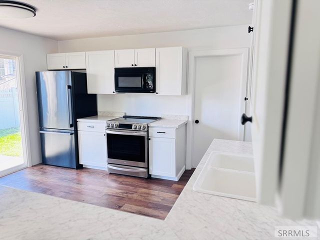 1070 S Shilling Avenue, Blackfoot, ID 83221