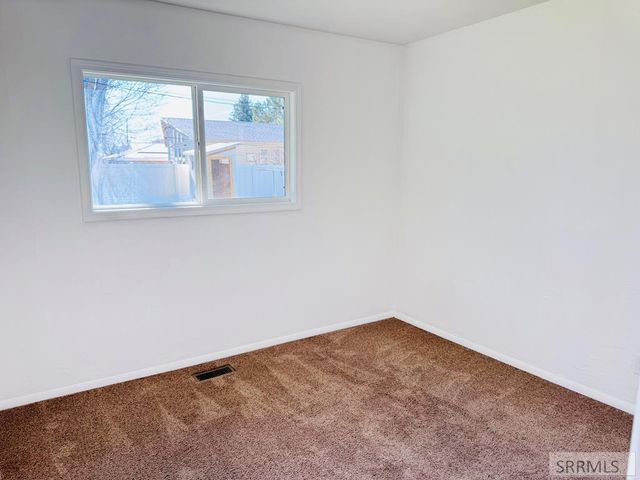 1070 S Shilling Avenue, Blackfoot, ID 83221