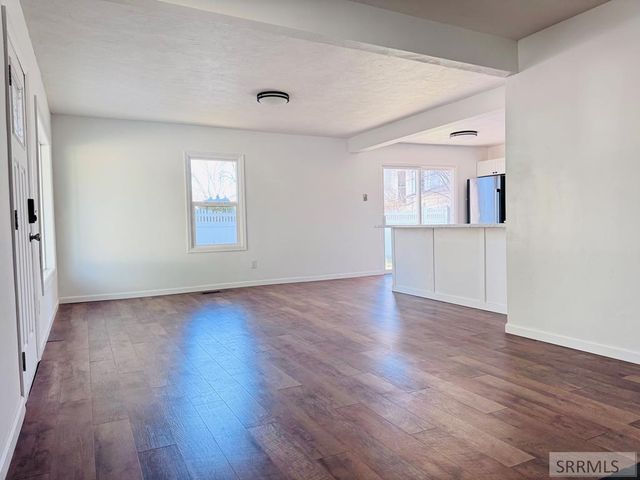 1070 S Shilling Avenue, Blackfoot, ID 83221