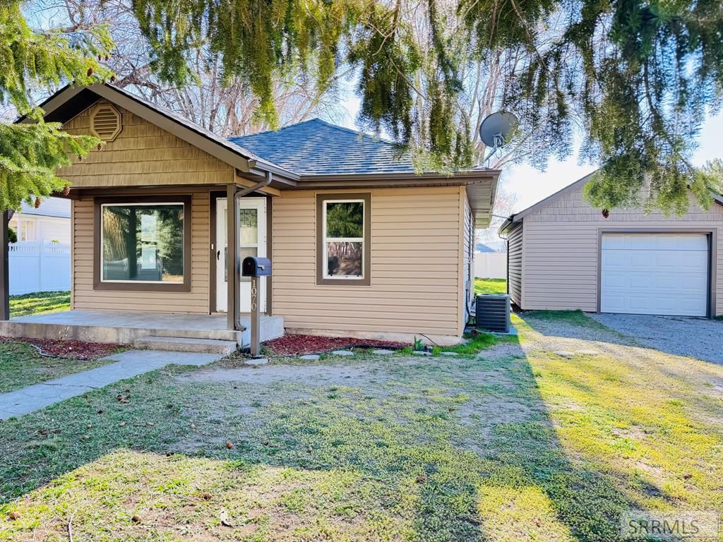 1070 S Shilling Avenue, Blackfoot, ID 83221