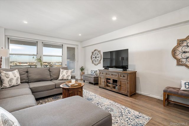 711 Shore Road 3 C, Long Beach, NY 11561