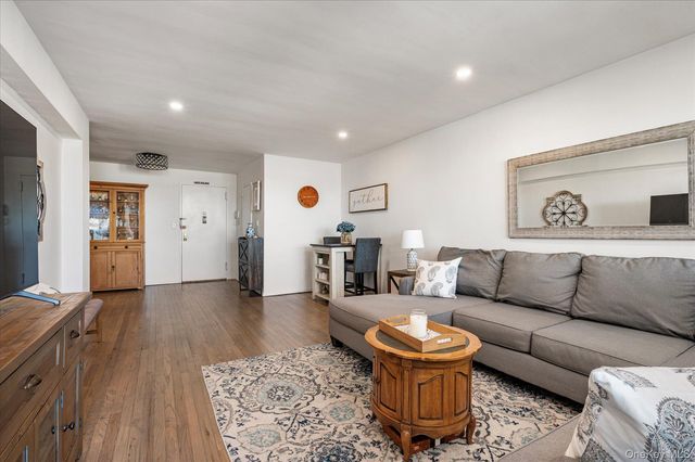 711 Shore Road 3 C, Long Beach, NY 11561