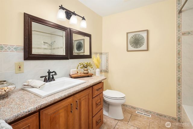 20142 17th Avenue NW, Shoreline, WA 98177