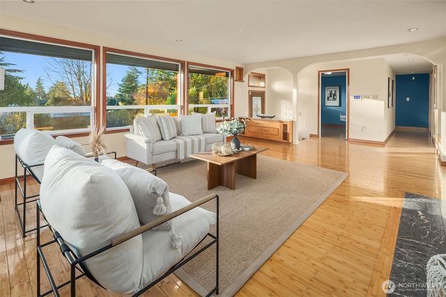 20142 17th Avenue NW, Shoreline, WA 98177