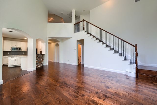 812 Brookwater Drive, Mckinney, TX 75071