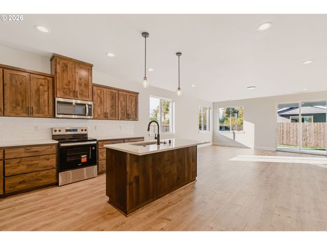 548 Sw 24TH Way, Battle Ground, WA 98604