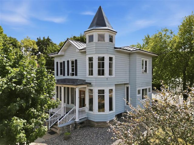 718 Bay Street, Chippewa Falls, WI 54729