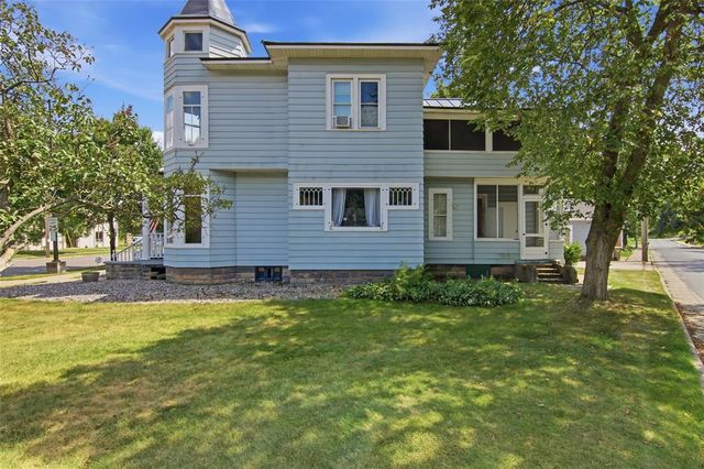 718 Bay Street, Chippewa Falls, WI 54729