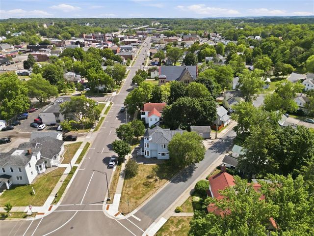 718 Bay Street, Chippewa Falls, WI 54729