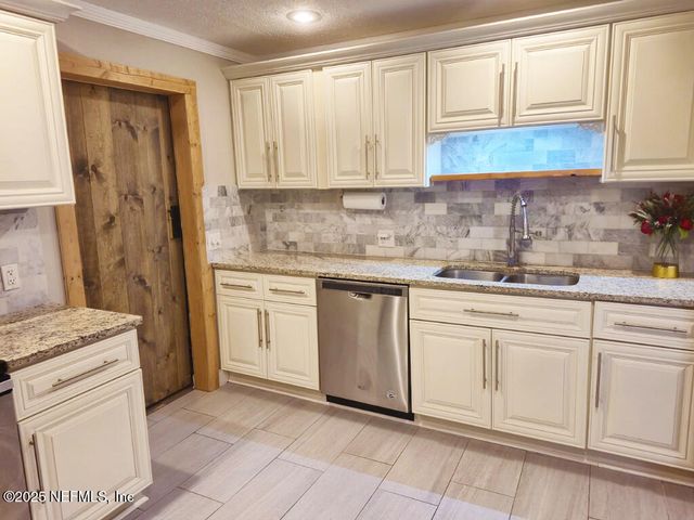 5036 MONROE SMITH Road, Jacksonville, FL 32210