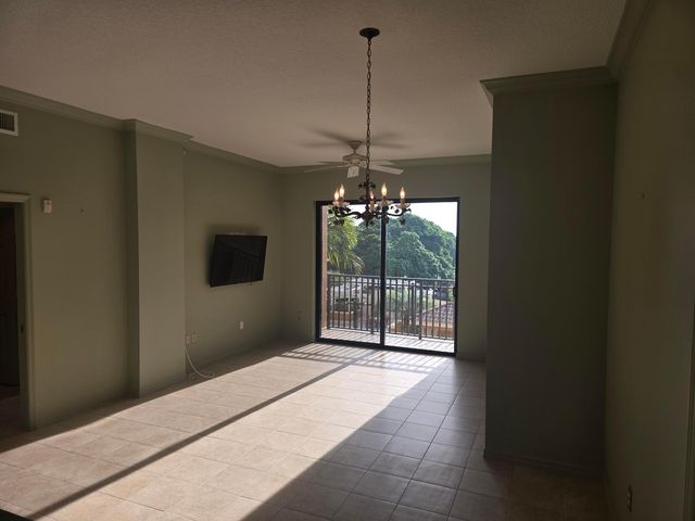 511 Lucerne Avenue 512, Lake Worth Beach, FL 33460