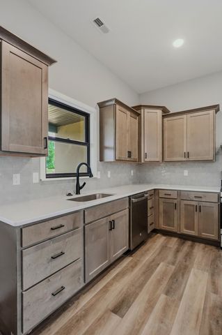 5305 OAKVILLE RANCH DR, Columbia, MO 65201