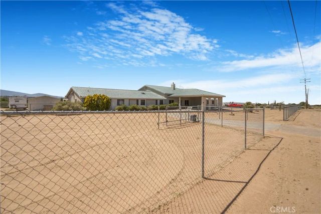 6748 Coriander Drive, Oak Hills, CA 92344