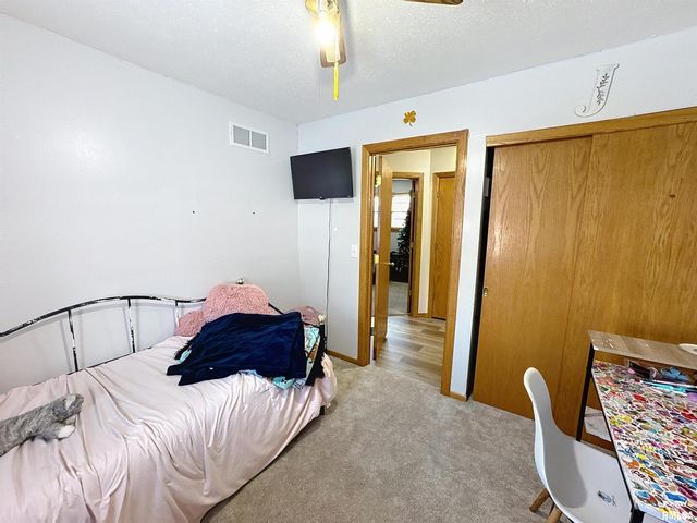 8119 10TH Street W, Rock Island, IL 61201