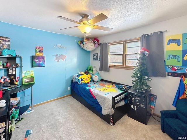 8119 10TH Street W, Rock Island, IL 61201