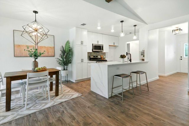 2207 Emerald Isle DR, Leander, TX 78641
