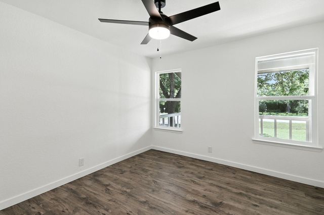 2207 Emerald Isle DR, Leander, TX 78641