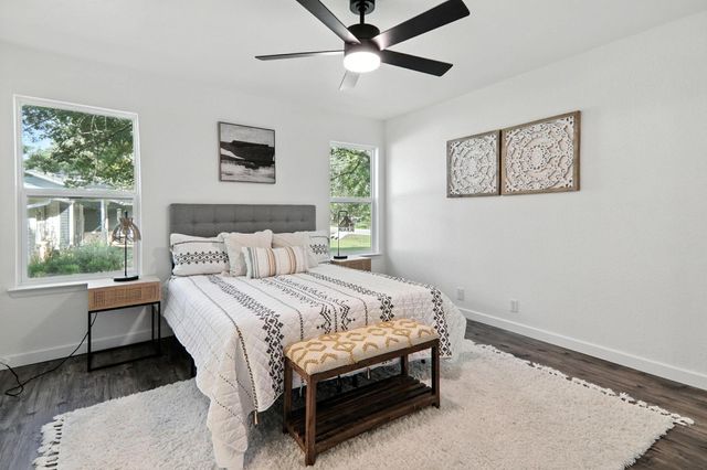 2207 Emerald Isle DR, Leander, TX 78641