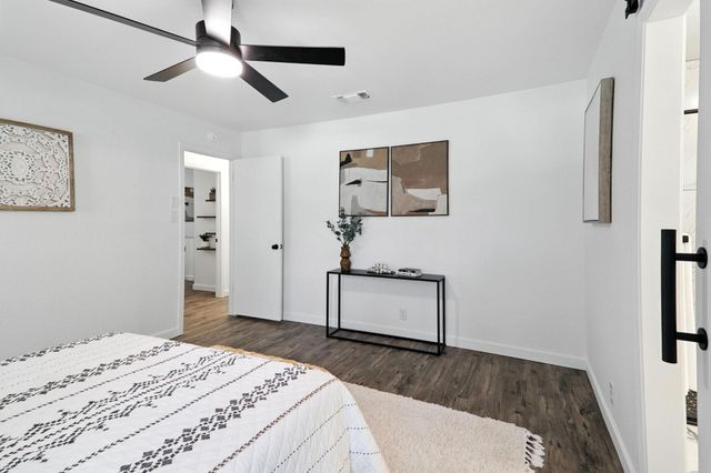 2207 Emerald Isle DR, Leander, TX 78641