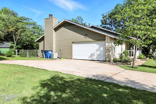 2207 Emerald Isle DR, Leander, TX 78641