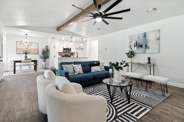 2207 Emerald Isle DR, Leander, TX 78641