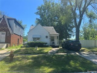 11668 Winthrop Street, Detroit, MI 48227