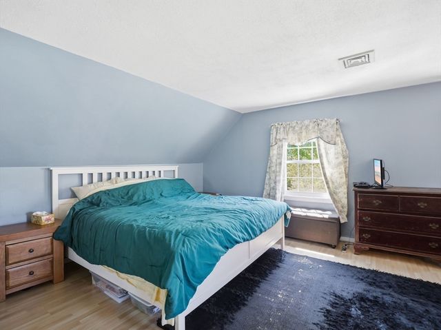 646 Lynn Fells Pkwy, Melrose, MA 02176