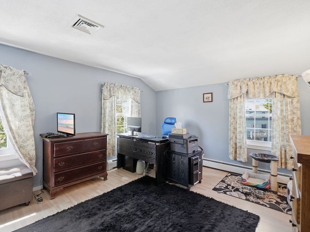 646 Lynn Fells Pkwy, Melrose, MA 02176