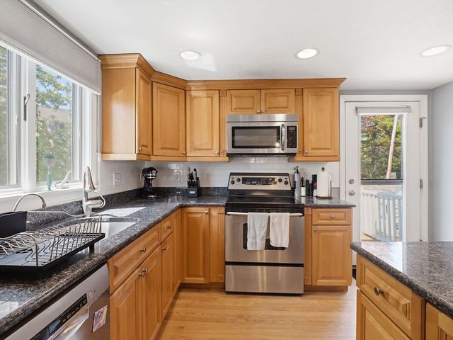646 Lynn Fells Pkwy, Melrose, MA 02176