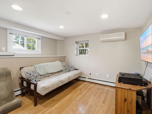 646 Lynn Fells Pkwy, Melrose, MA 02176