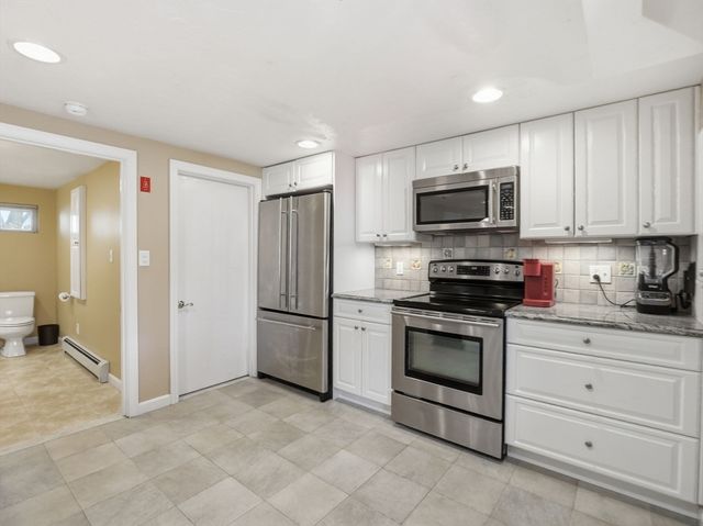 646 Lynn Fells Pkwy, Melrose, MA 02176