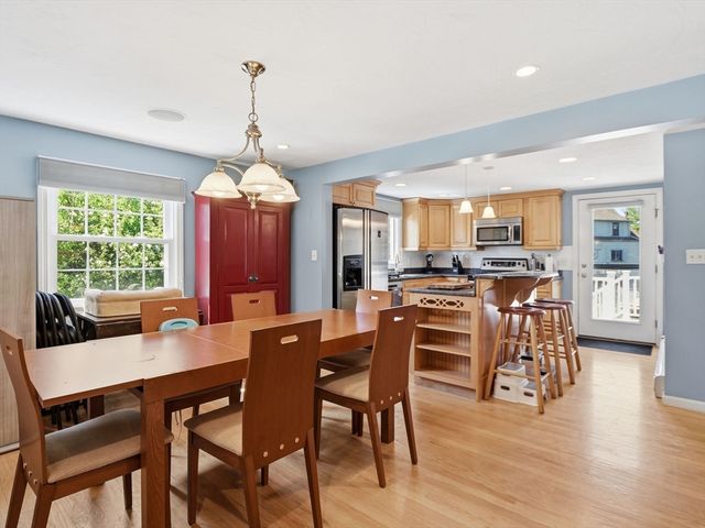 646 Lynn Fells Pkwy, Melrose, MA 02176