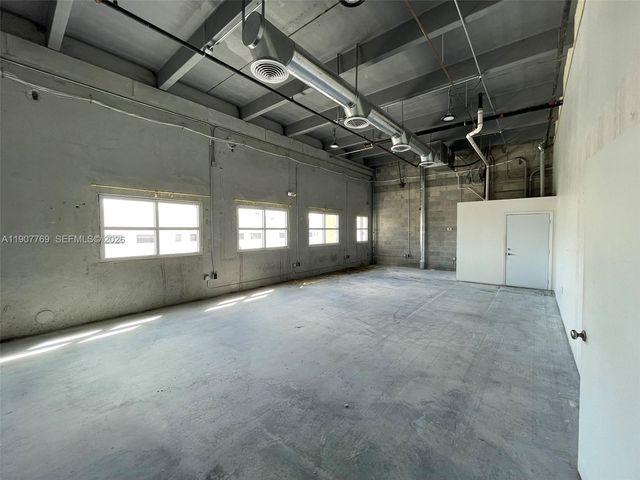 10900 NW 21st 250, Sweetwater, FL 33172