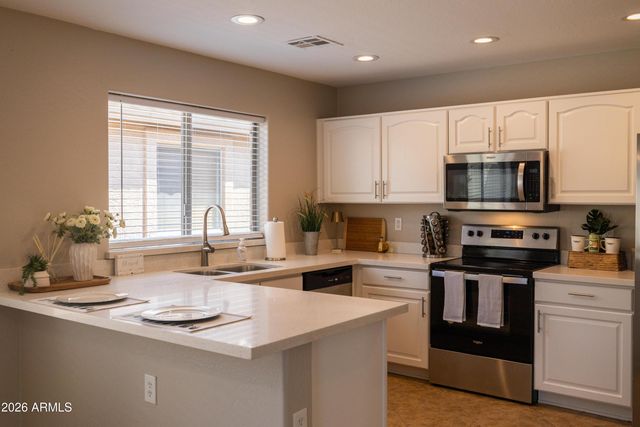 3226 W ALTA VISTA Road, Phoenix, AZ 85041