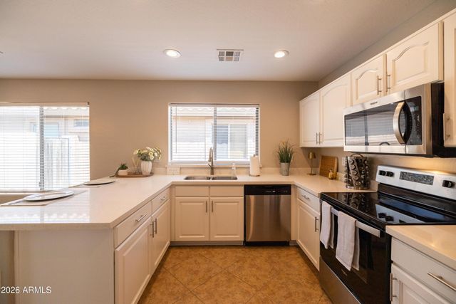 3226 W ALTA VISTA Road, Phoenix, AZ 85041