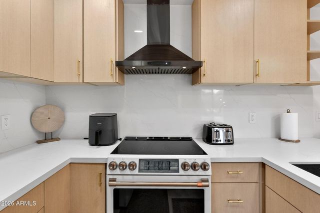 4848 N 36TH Street 207, Phoenix, AZ 85018