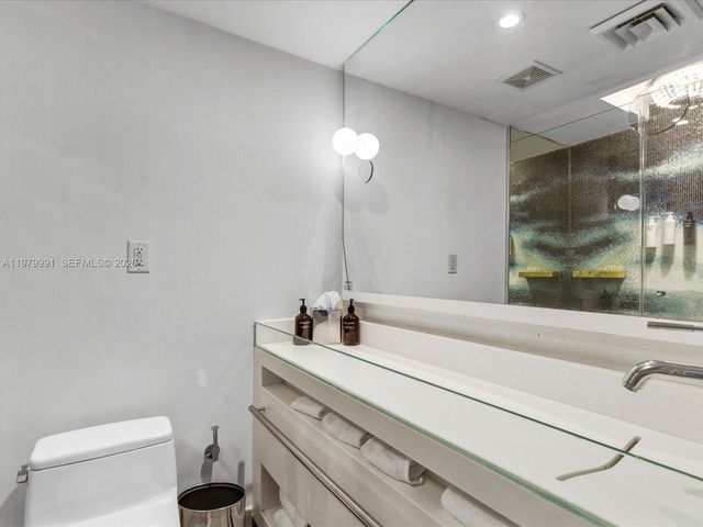 1100 West Ave 1414, Miami Beach, FL 33139