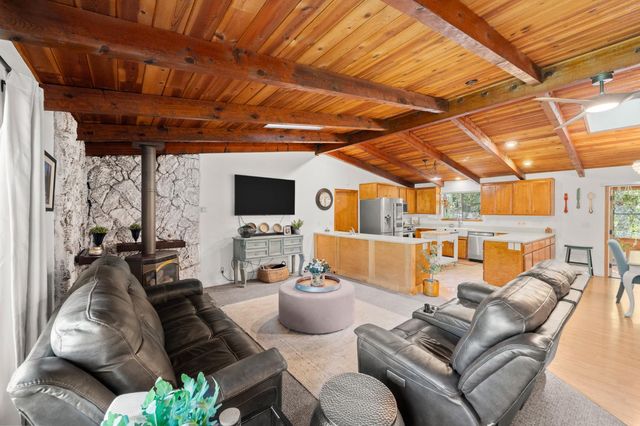 17511 Incense Ct, Penn Valley, CA 95946