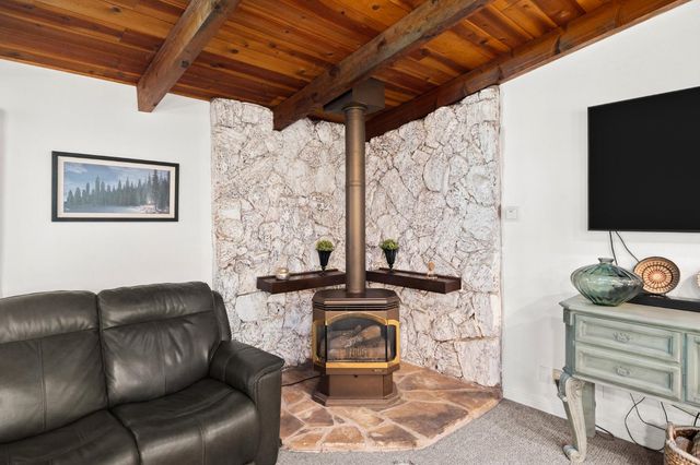 17511 Incense Ct, Penn Valley, CA 95946