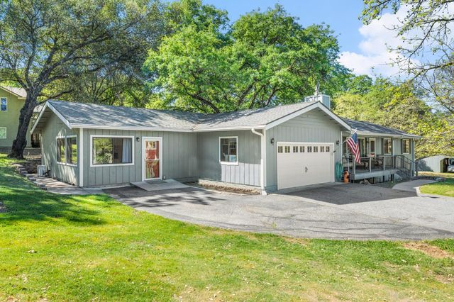 17511 Incense Ct, Penn Valley, CA 95946