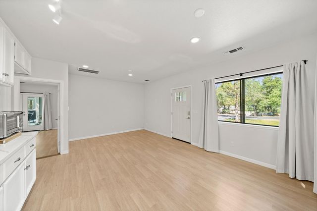 17511 Incense Ct, Penn Valley, CA 95946