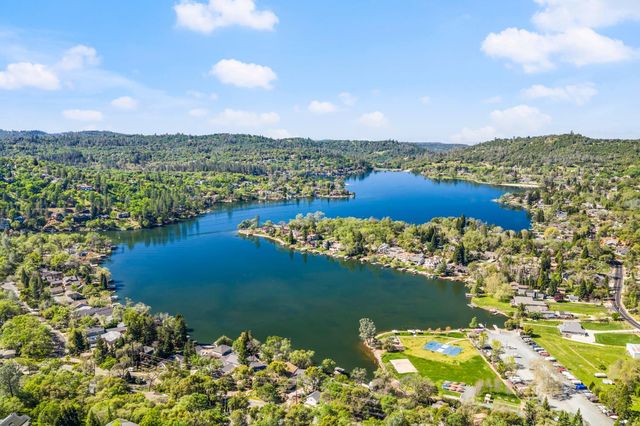 17511 Incense Ct, Penn Valley, CA 95946