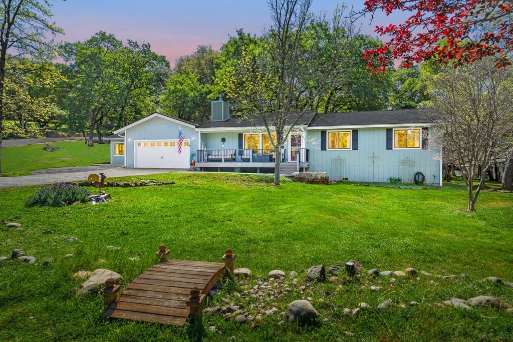 17511 Incense Ct, Penn Valley, CA 95946