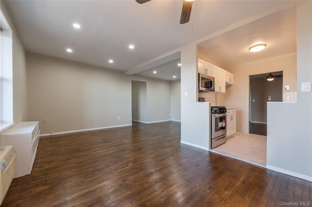 20 Wendell Street 19F, Hempstead, NY 11550