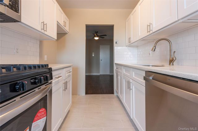 20 Wendell Street 19F, Hempstead, NY 11550