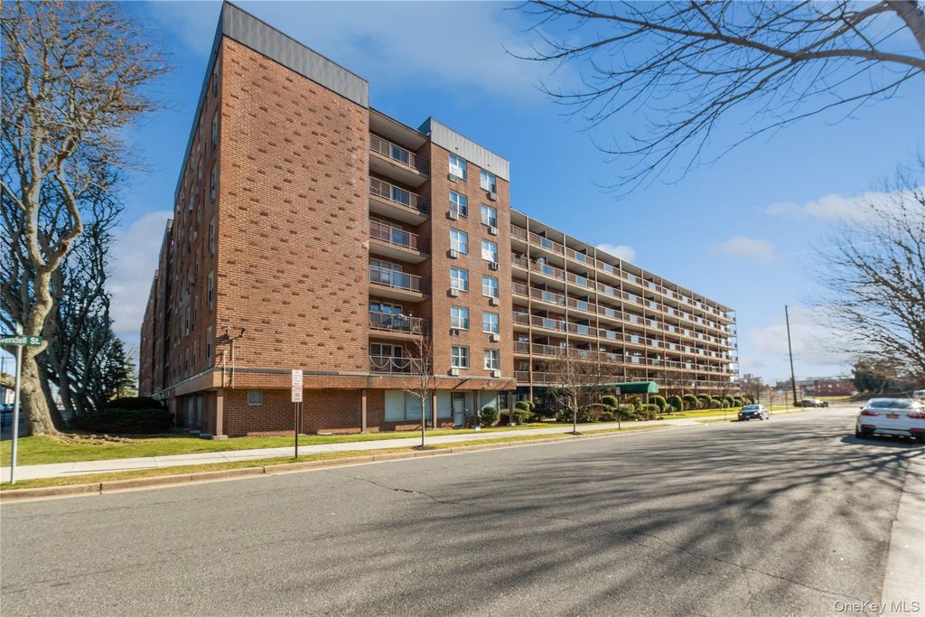 20 Wendell Street 19F, Hempstead, NY 11550 — exterior