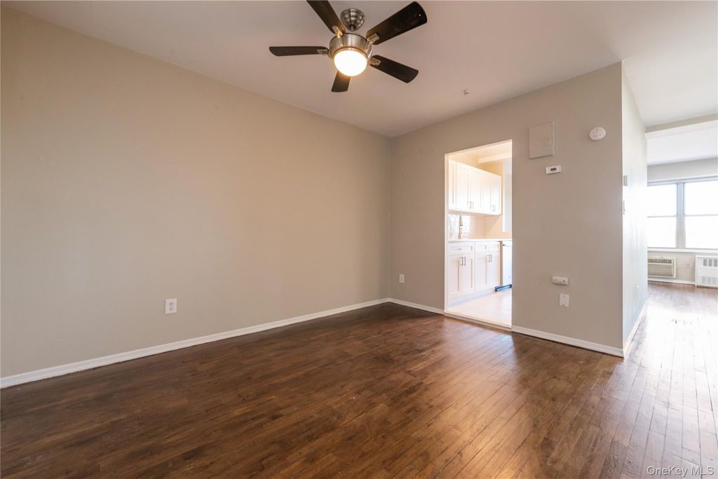 20 Wendell Street 19F, Hempstead, NY 11550 — photo 3