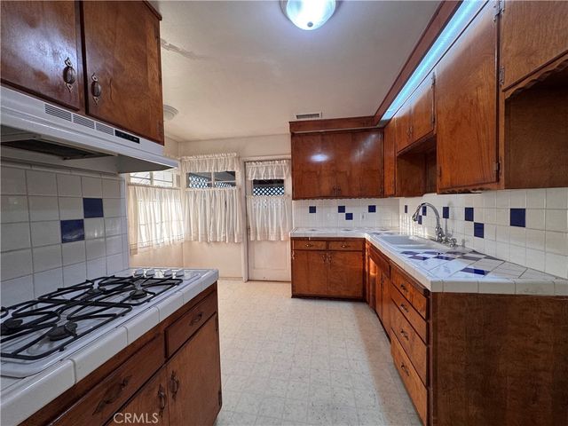 10902 Alclad, Whittier, CA 90605