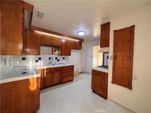 10902 Alclad, Whittier, CA 90605