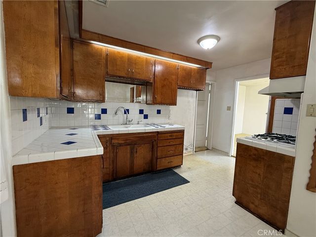 10902 Alclad, Whittier, CA 90605